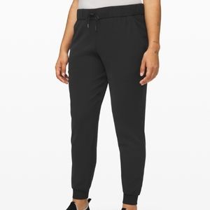 Lululemon On the Fly Jogger